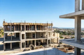 Villa en construcción con vistas panorámicas al mar en Casares