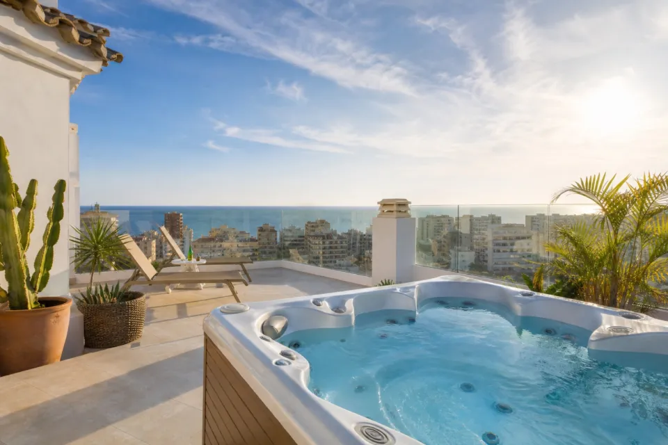 Estudio con gran terraza con vistas panorámicas al mar en Torrevieja