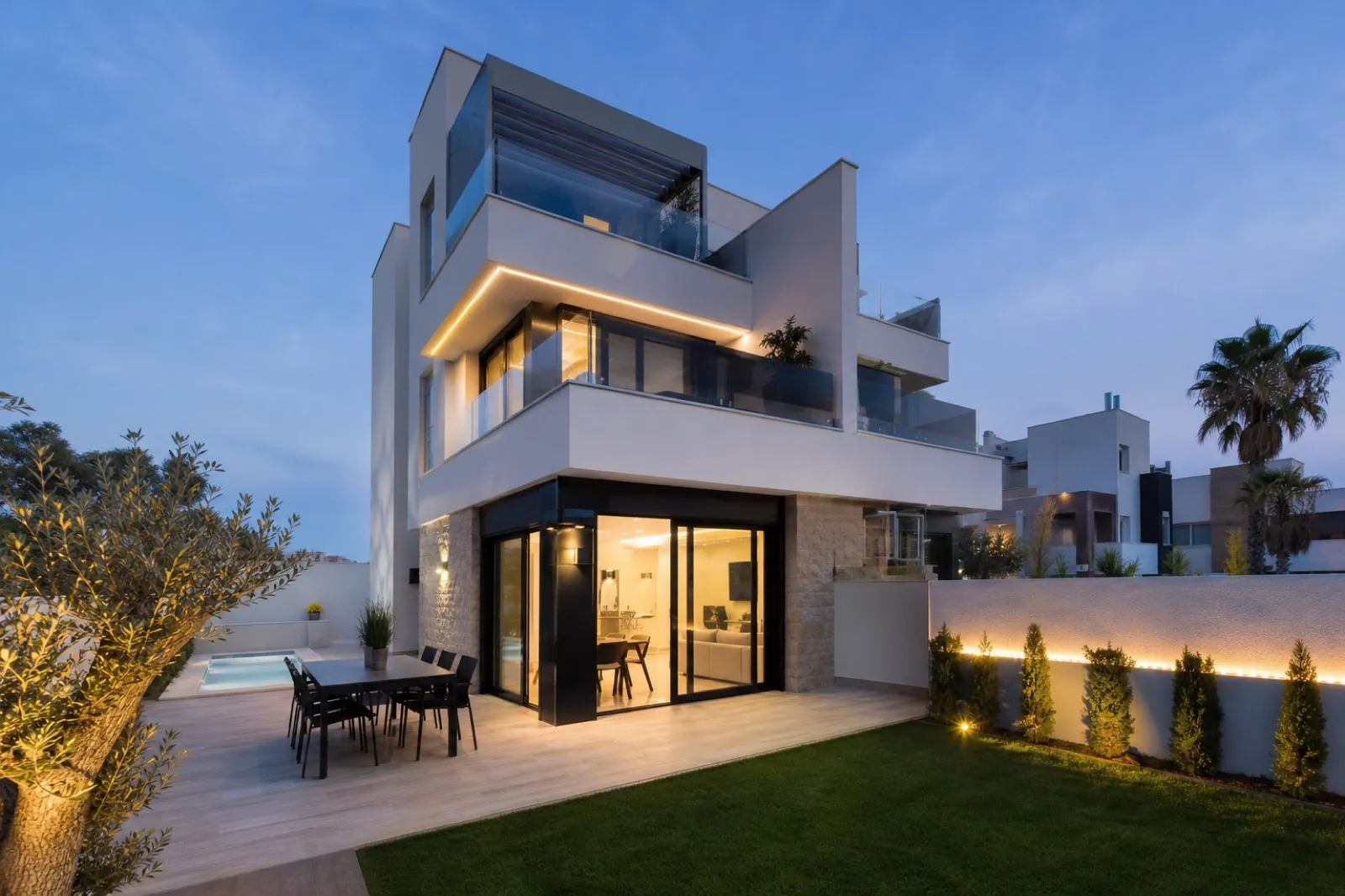 Pareado familiar en Fuengirola — صورة 1