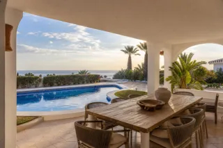 Villa de lujo con vistas panorámicas al mar en Nerja